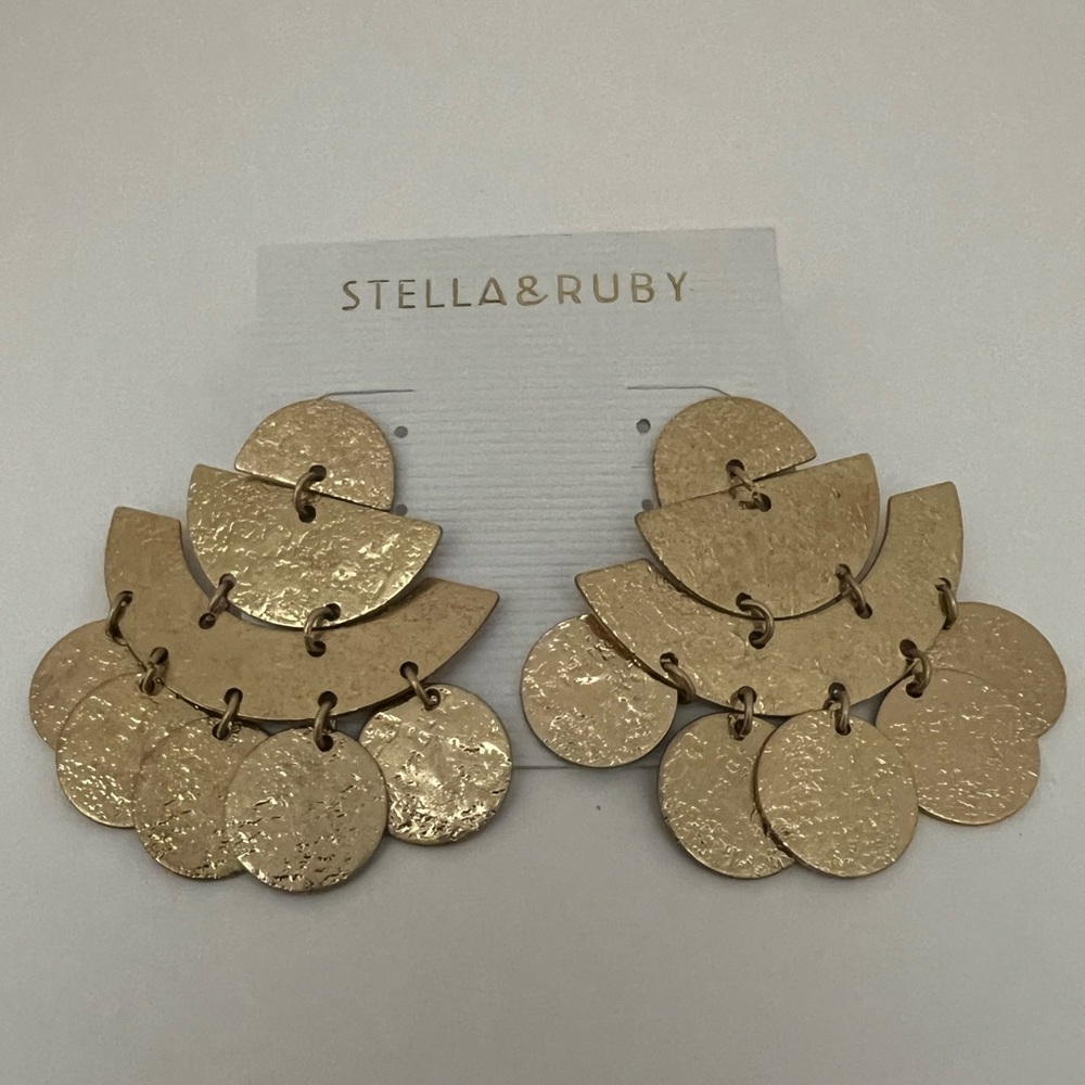 💜3/$20 NWOT Stella & Ruby Gold-tone Earrings dangling tiered